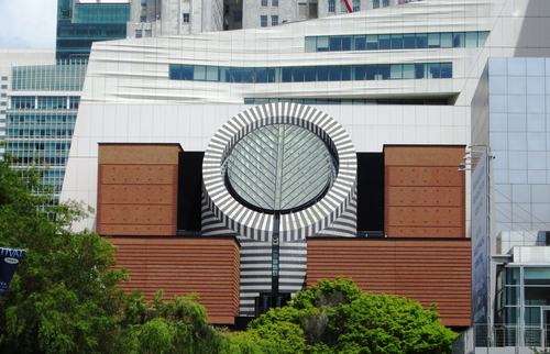 2017_SFMOMA_from_Yerba_Buena_Gardens.jpg