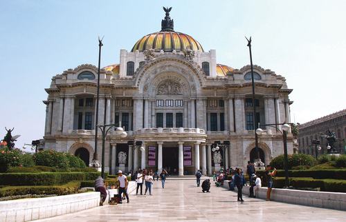 332_mu_em_mexico_01_palacio_de_bellas_artes_yes_rt.jpg