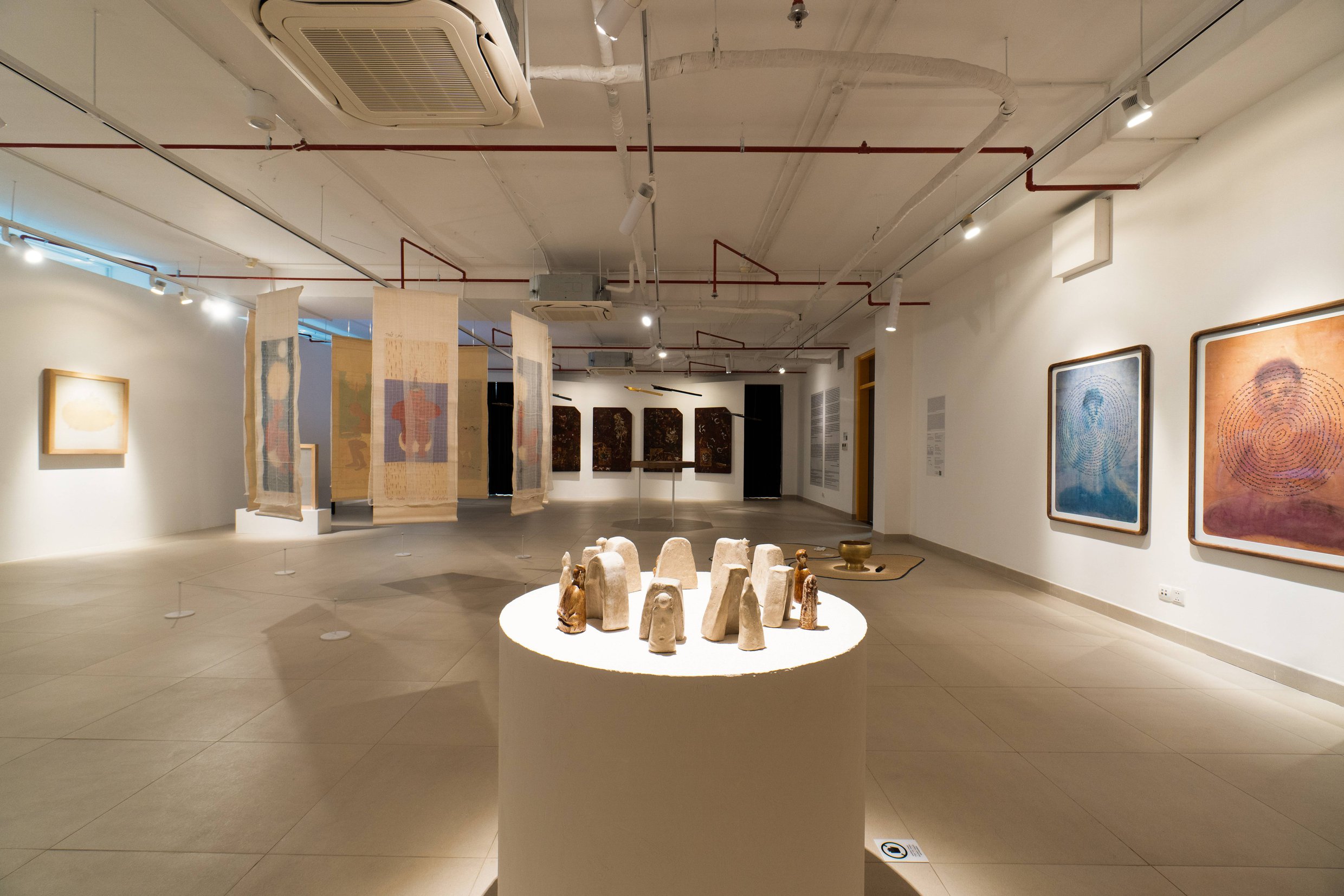 Image 02. 2023 Rhyming Gestures, Nguyen Art Foundation, installation view