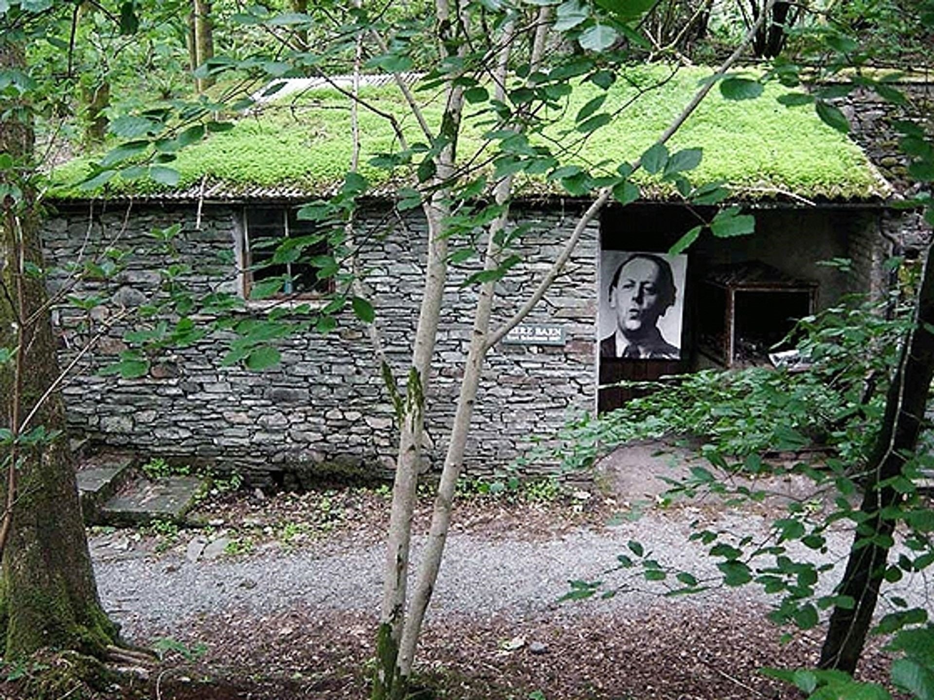 Kurt Schwitters settled in the Lake District in 1945, where he recreated the Merzbau.webp